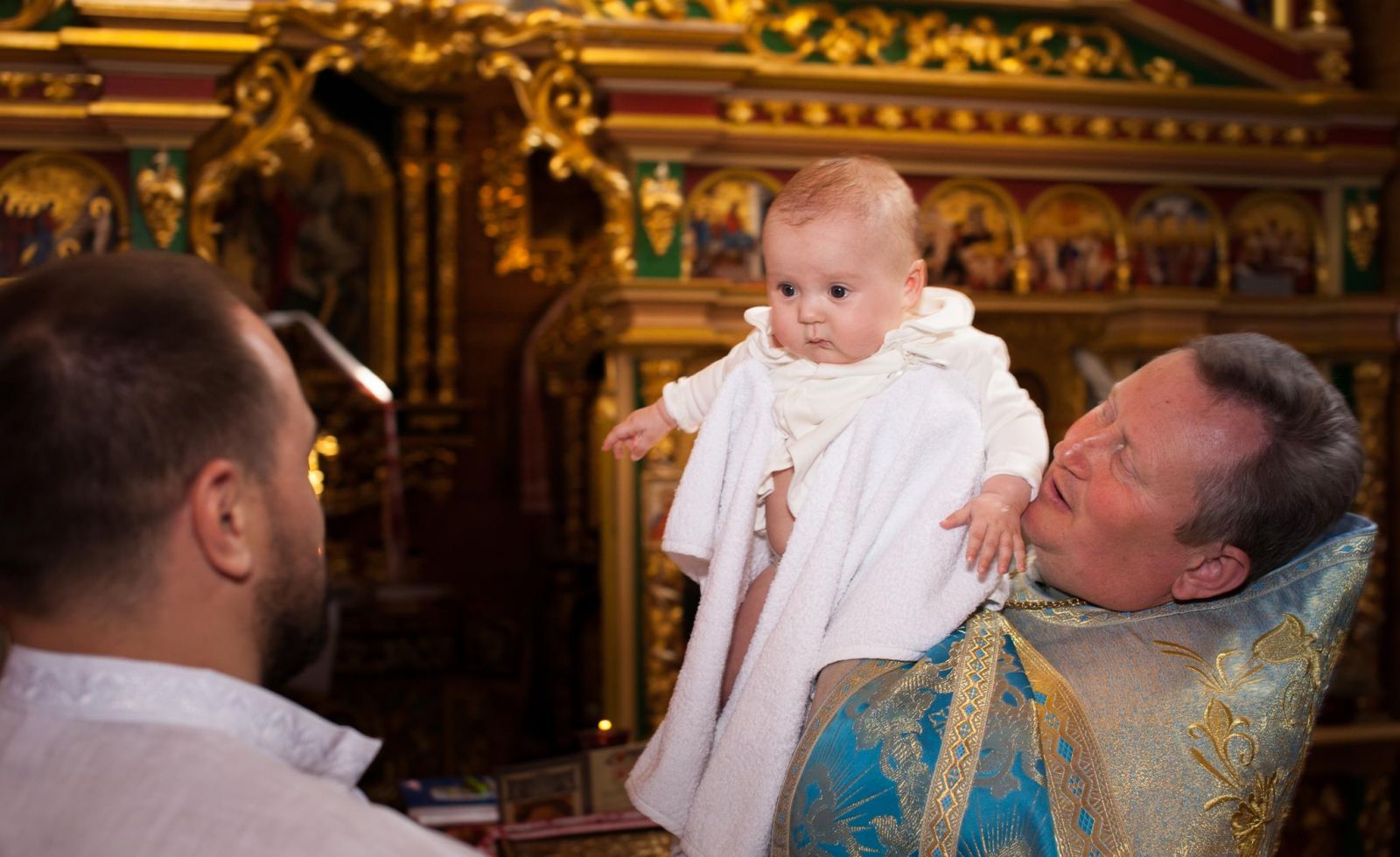 Ведущий 1+1 Алексей Душка крестил дочь: эксклюзивные фото на Viva.ua